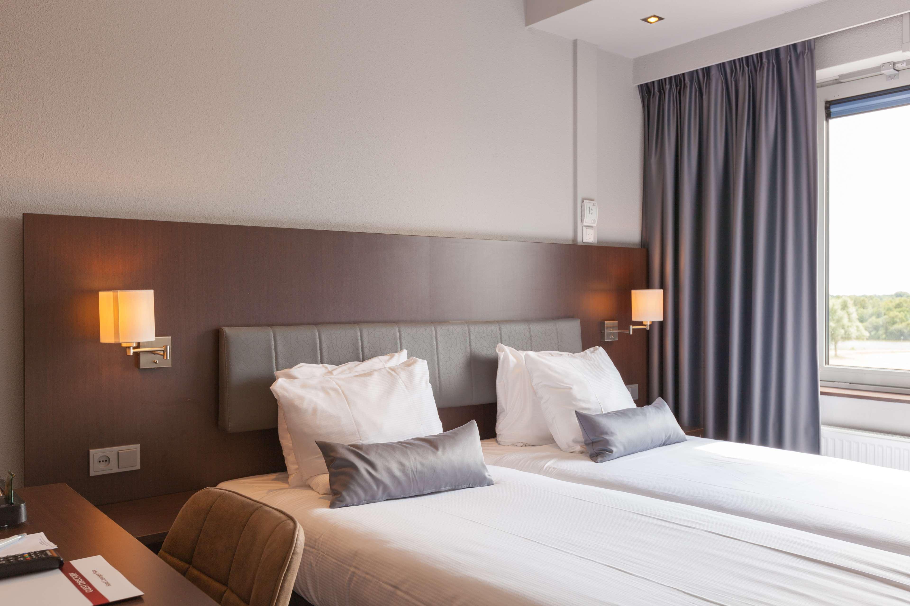 Best Western Plus Flatonia Inn Ngoại thất bức ảnh
