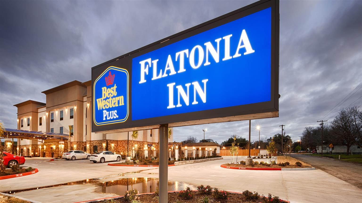 Best Western Plus Flatonia Inn Ngoại thất bức ảnh